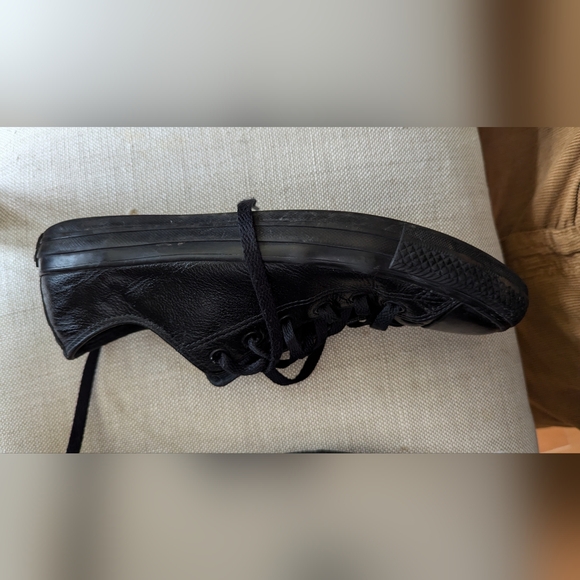 Chuck Taylor All Star Mono Leather Low Top - Picture 5 of 15